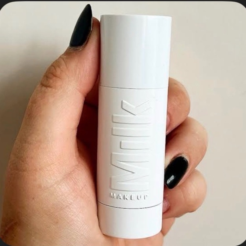 Milk VANILLA Flex Foundation Stick - Beige Tone - Picture 4 of 8